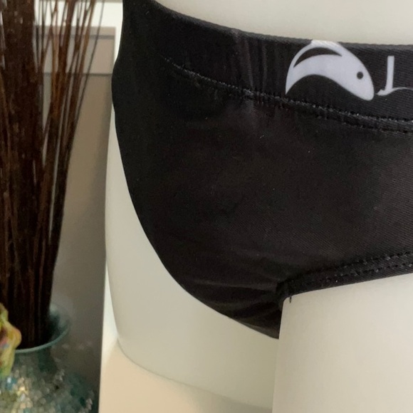 Great looking men’s swim brief - Picture 4 of 9